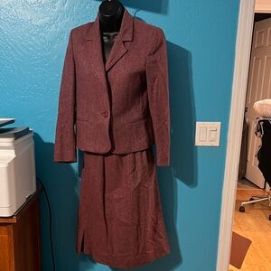 Vintage Classic Burgundy Women's Skirt Suit - Elegant Two-Piece Set